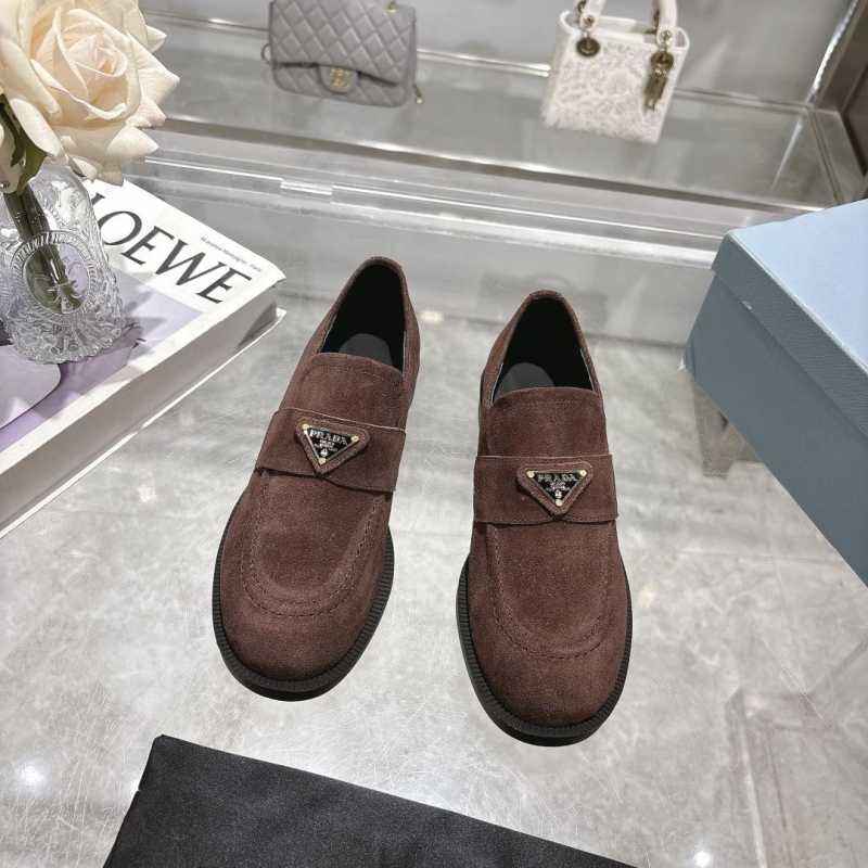 Pra*a leather shoes